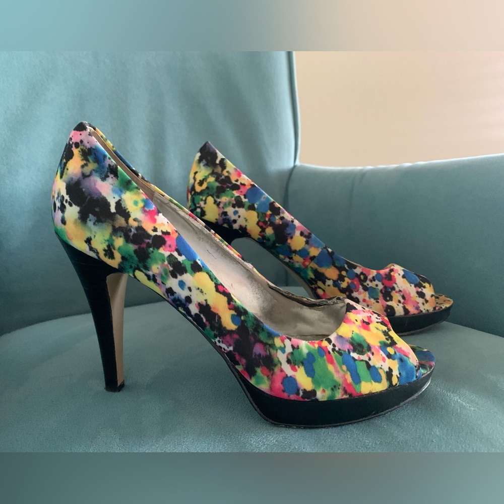 Floral print Bandolino 4 inch open toe heels.